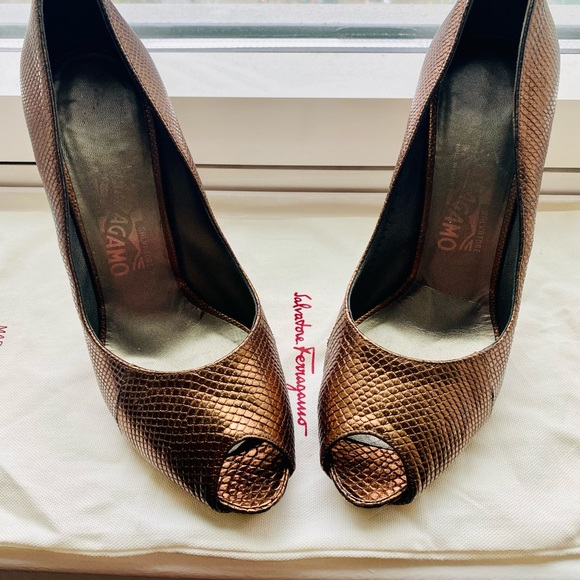 Salvatore Ferragamo - Peep Toe Platform Pump Heels Metallic Brown 8b - Picture 2 of 16